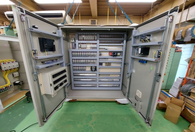 S＆H製　いちごステーション給水システム制御盤① AC100v用1ch自動換気管理制御盤：WWSCシリーズ | ワールド